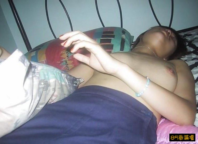 找了個(gè)很嫩的口爆工廠妹
