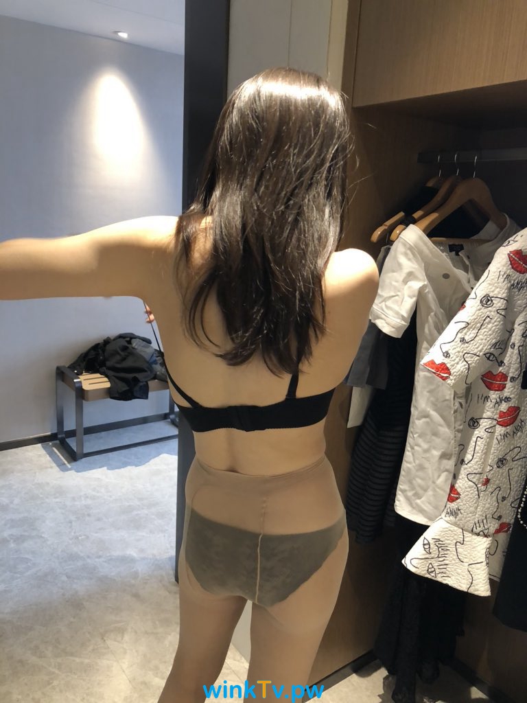 絲足美腿，襠下有嘴，一摸有水