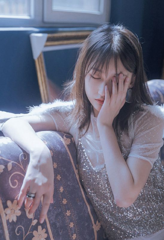 性感超短裙美女撩人寫真圖片
