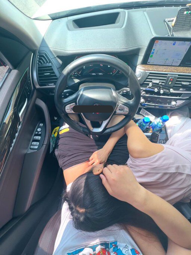開車去發(fā)騷 一起來看看車中春色