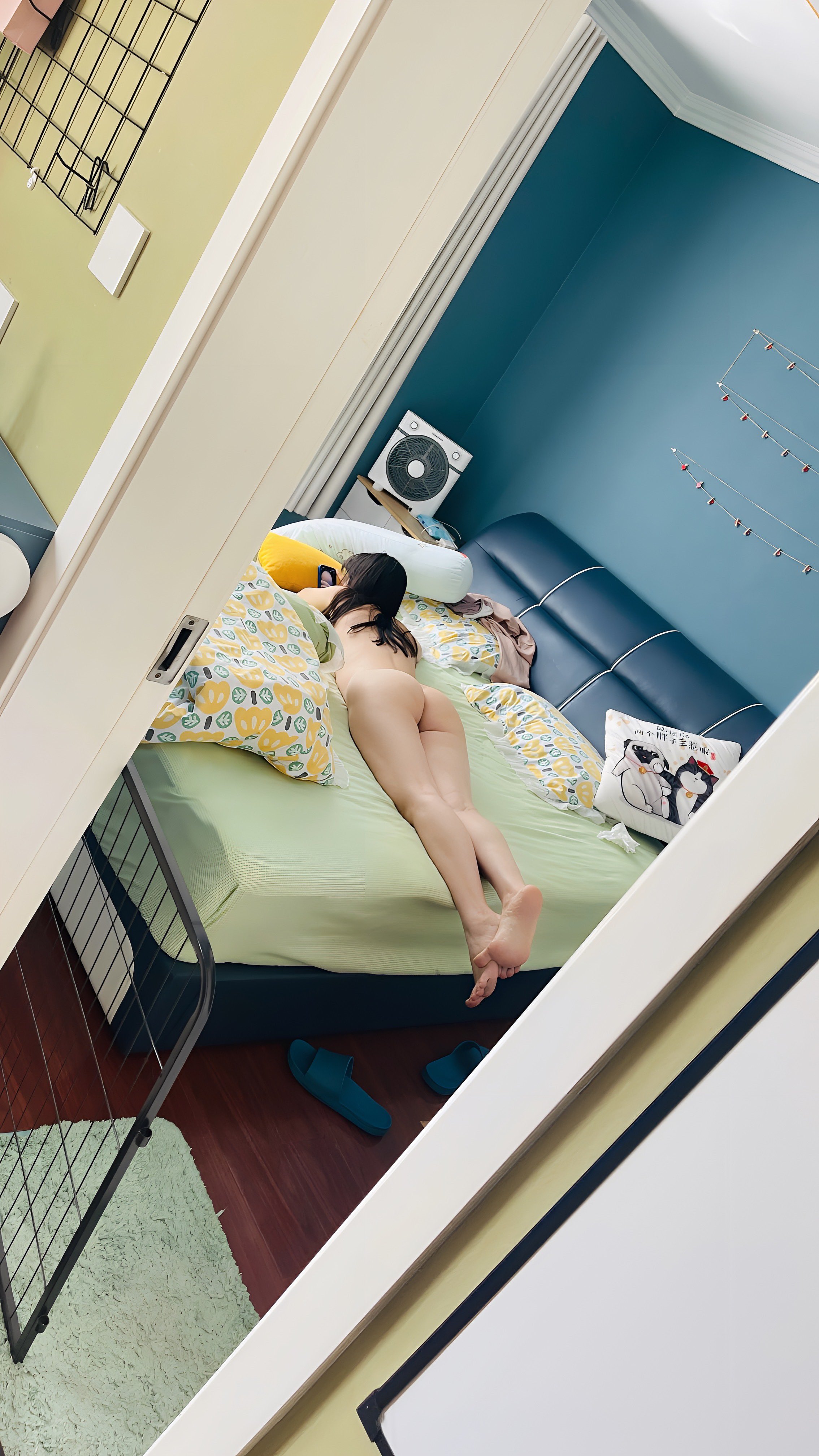 居家發(fā)騷的母狗們