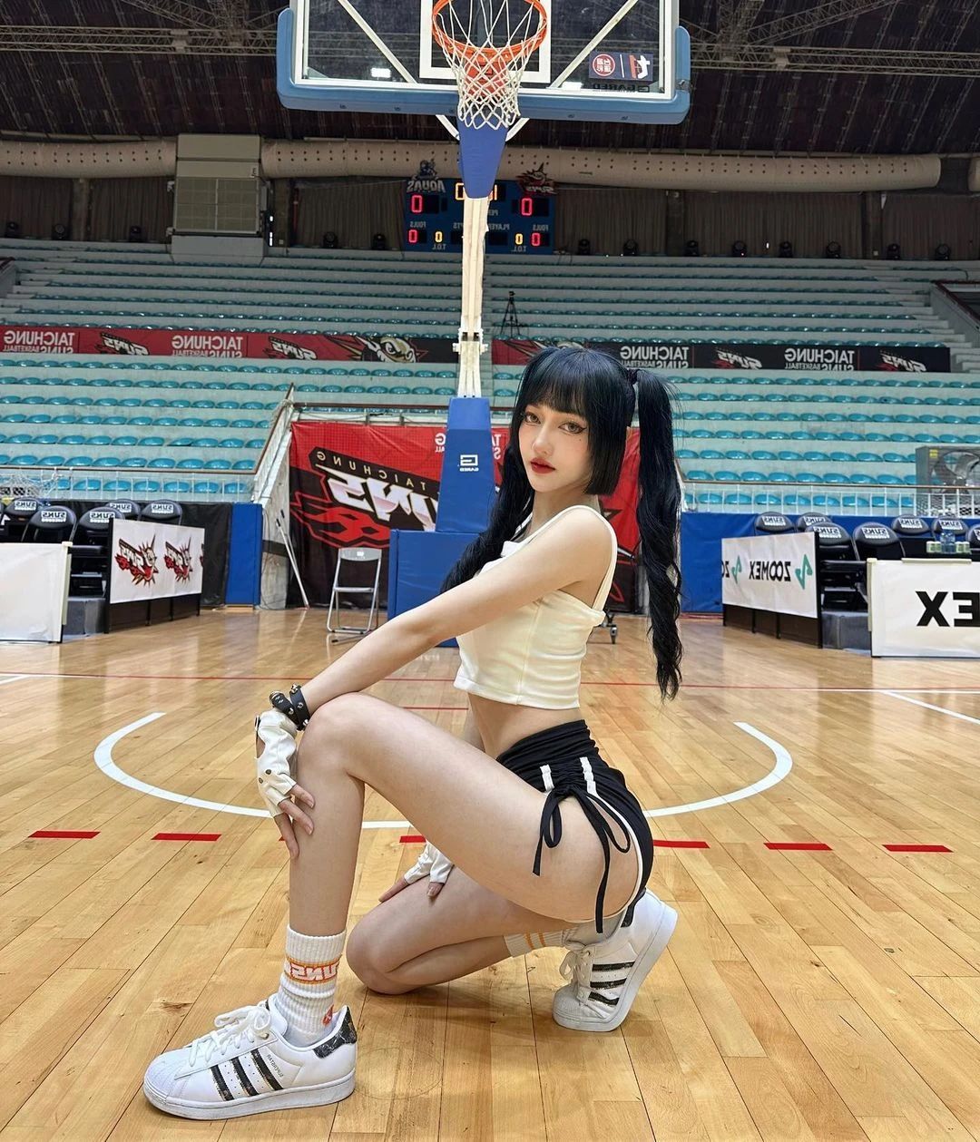 大的來了！臺妹拉拉隊(duì)請求上上對抗
