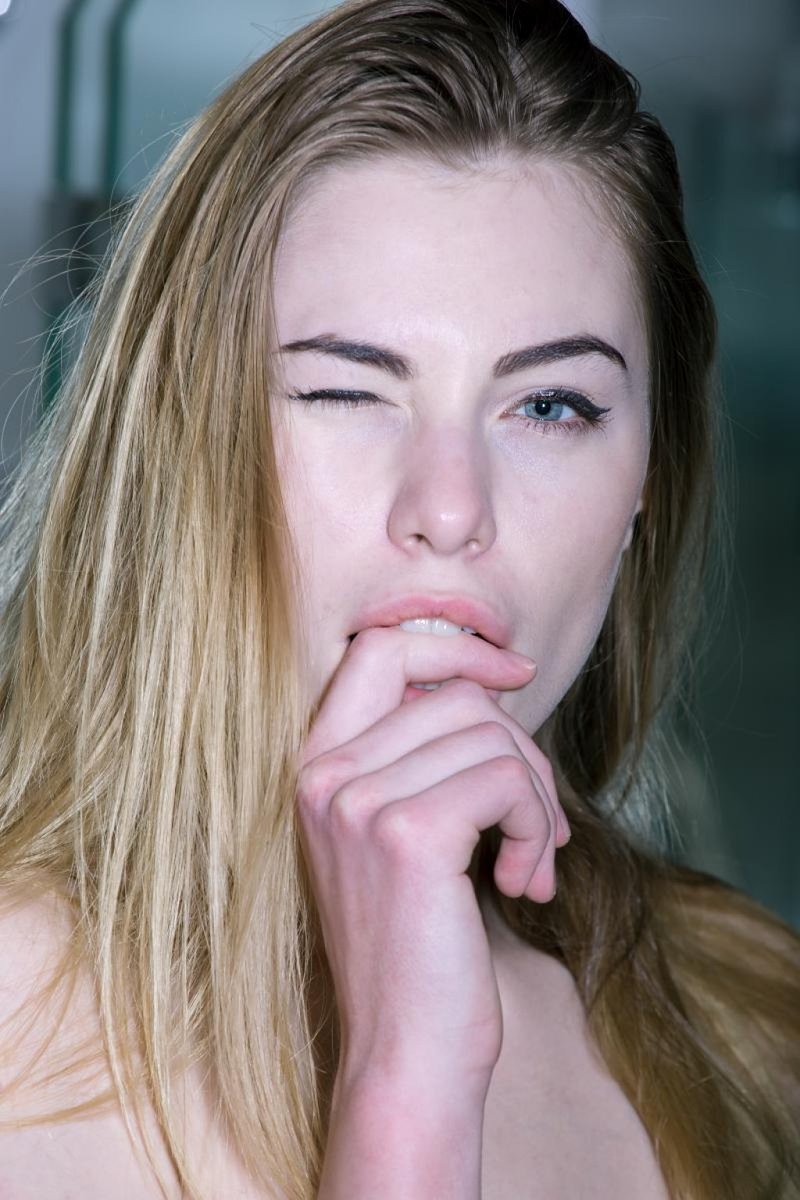 歐美女優(yōu)? 擁有超模身材的毛妹Milena Devi