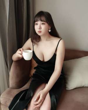 嫵媚的榨精小妖精，不僅魔人還很會(huì)做服務(wù)哦