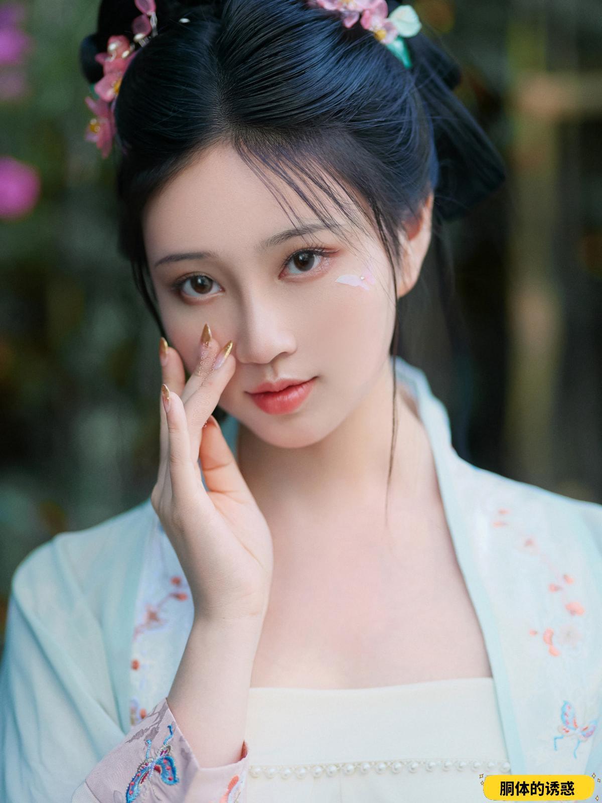 女菩薩年年