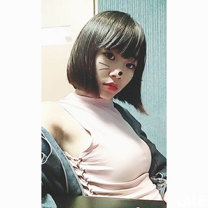 世新超有個(gè)性短發(fā)正妹林佳諭無辜萌眼