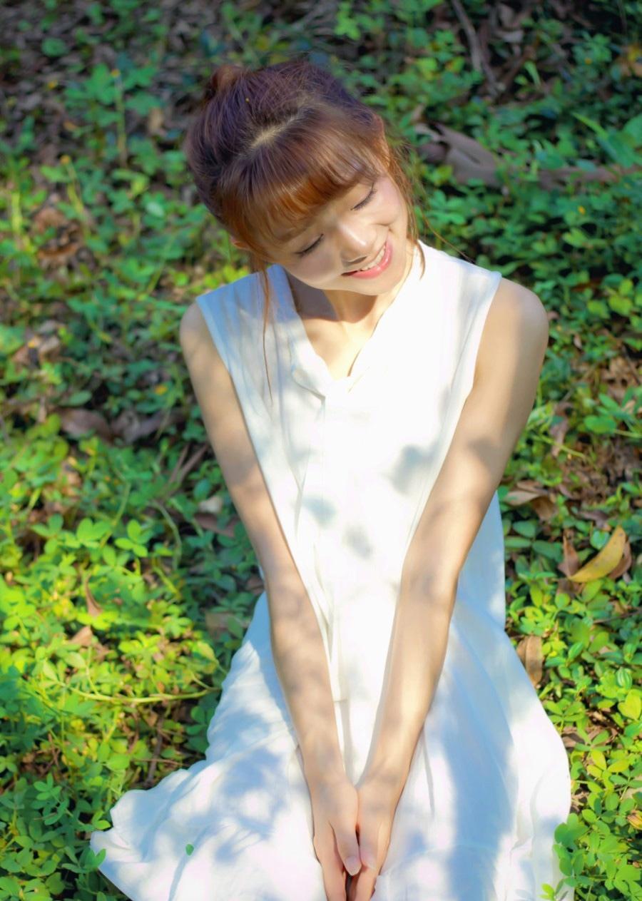 森系女神清晨綠野寫(xiě)真私照