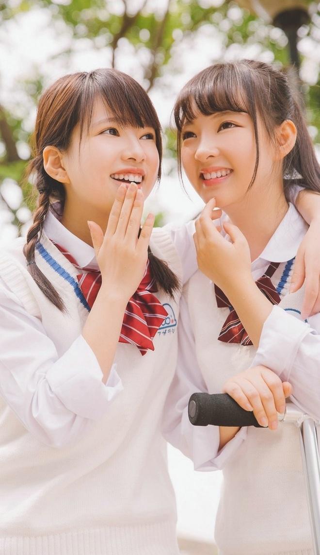 清純甜美學(xué)生妹清新迷人姐妹花清新粉嫩陽光俏皮唯美時尚寫真