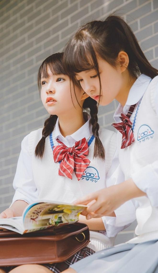 清純甜美學(xué)生妹清新迷人姐妹花清新粉嫩陽光俏皮唯美時尚寫真