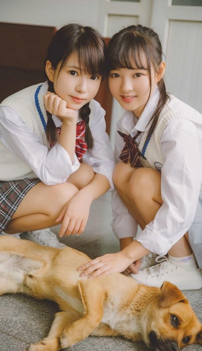 清純甜美學(xué)生妹清新迷人姐妹花清新粉嫩陽光俏皮唯美時尚寫真