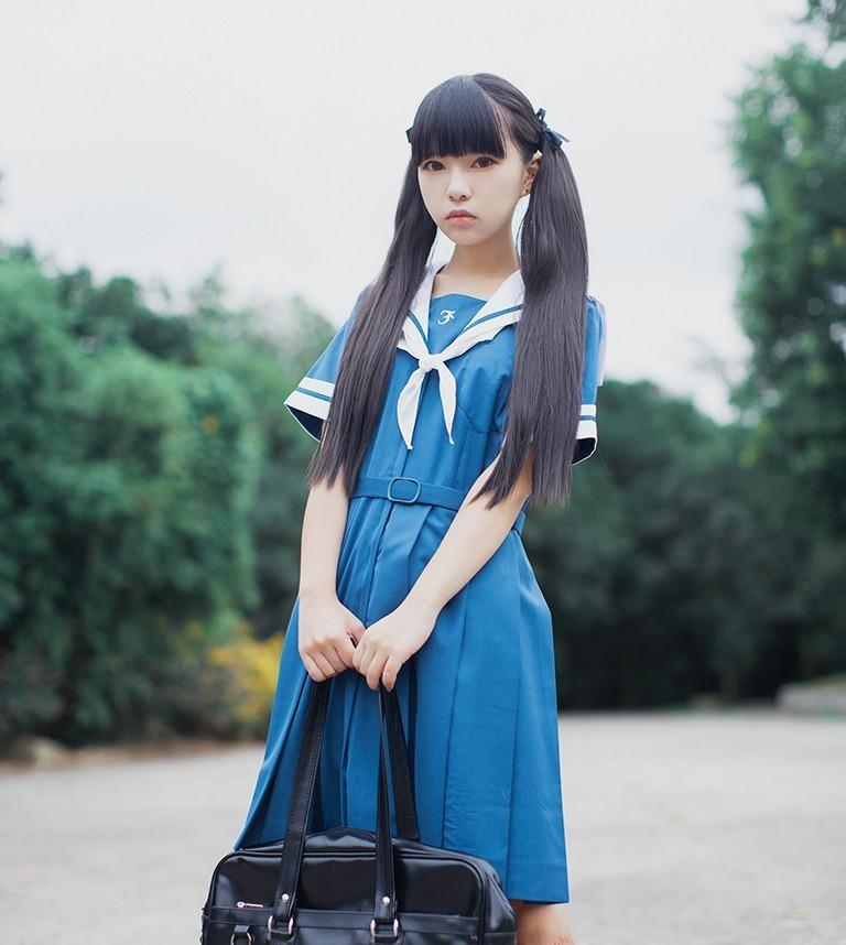一個清純性感美女夏休學(xué)生時代