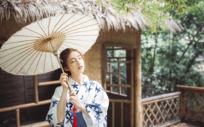 甜美可人和服少女清新養(yǎng)眼寫真圖片
