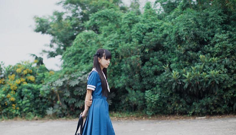 一個清純性感美女夏休學(xué)生時代