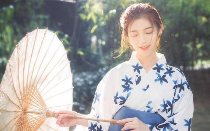甜美可人和服少女清新養(yǎng)眼寫真圖片