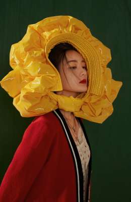 李一桐個(gè)性寫真大片