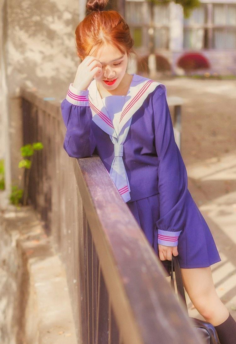 丸子頭美女?；▼善G紅唇藍(lán)色水手制服校園寫真圖片