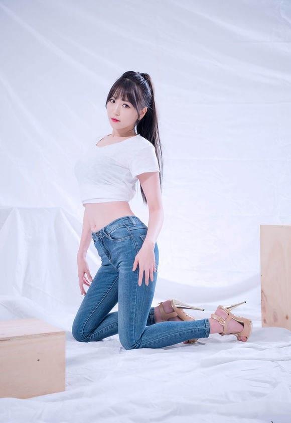 性感女星李恩惠玉腿蠻腰寫(xiě)真