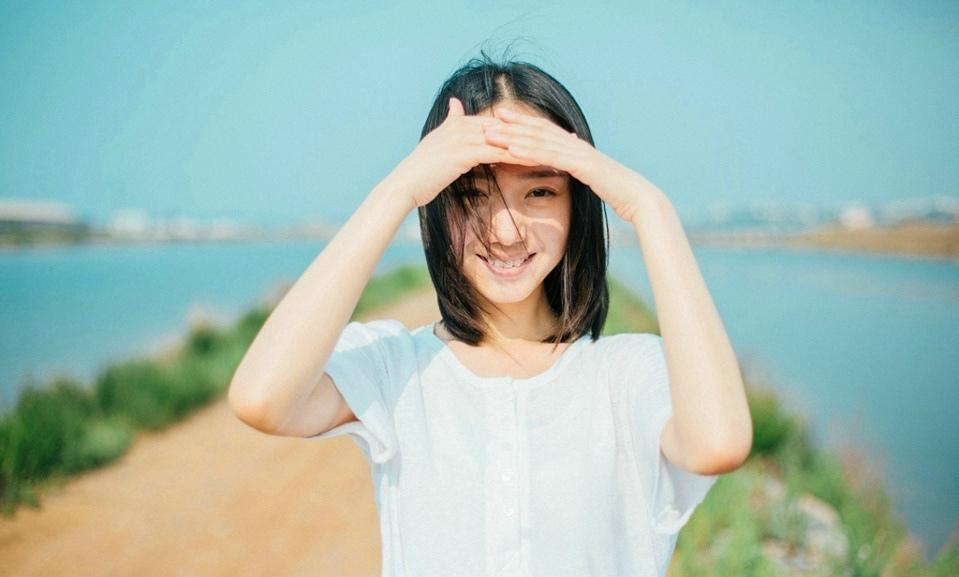 文藝小清新妹子夏天治愈系時(shí)尚寫(xiě)真
