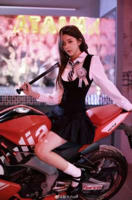 彭十六酷帥機(jī)車制服寫真圖片