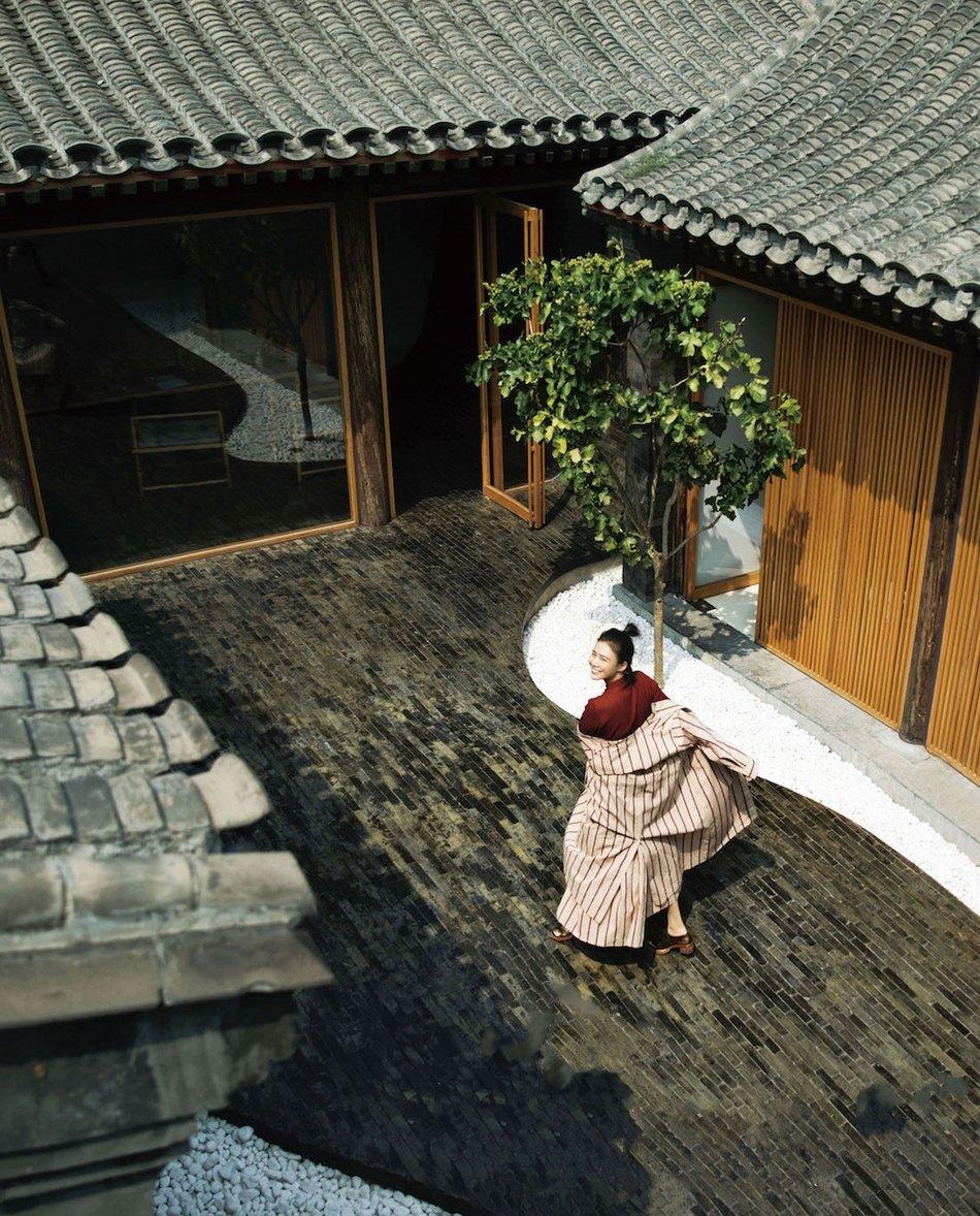 馬思純曝文藝清新封面 深潛少女陽(yáng)光明媚寫(xiě)真
