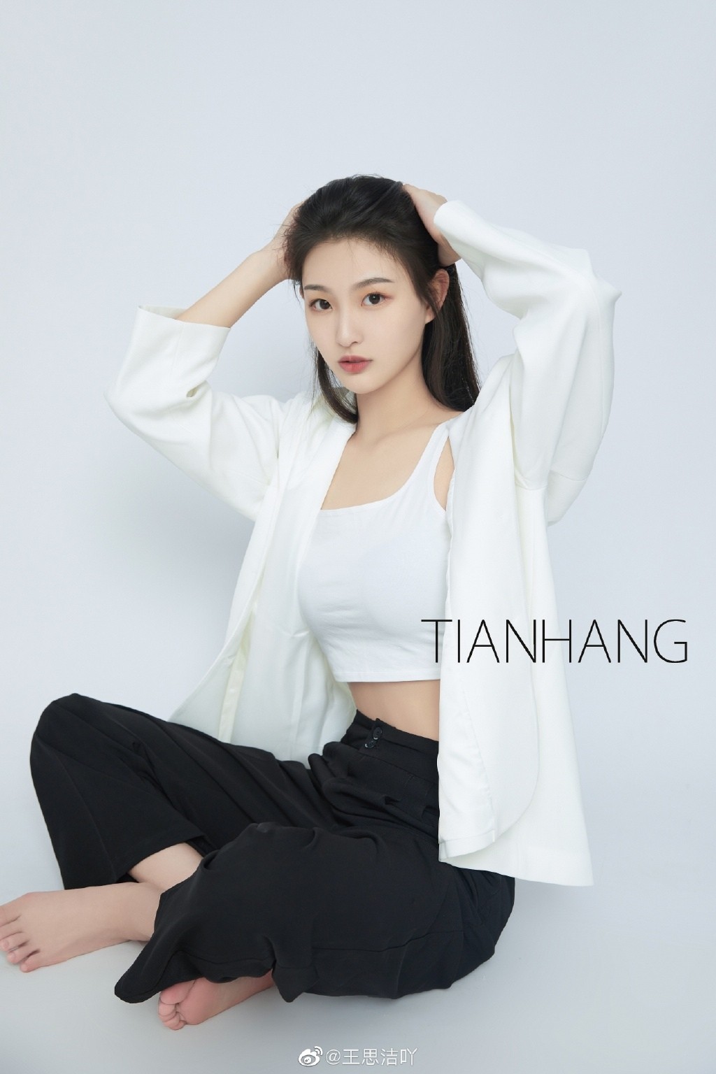 王思潔白衣清爽純美寫真圖片