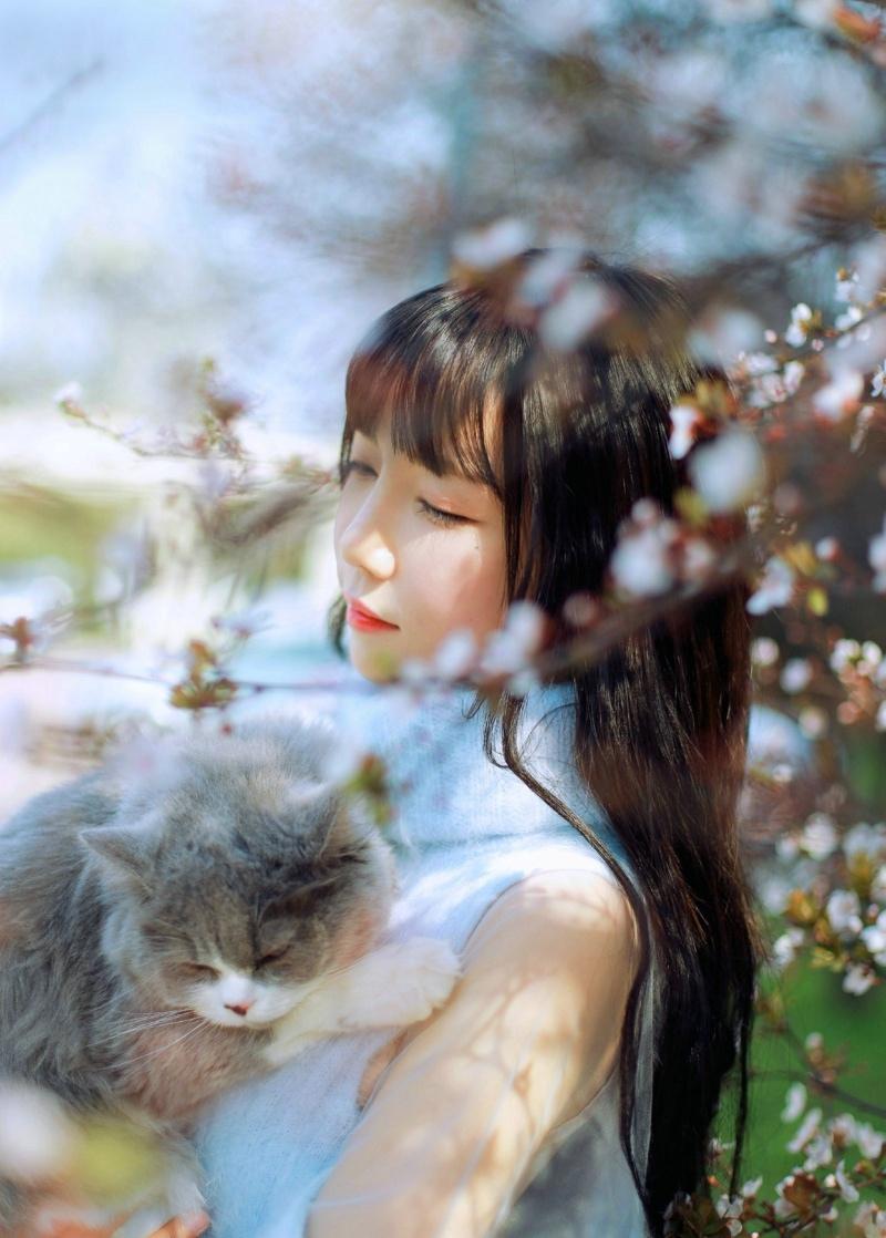 清純性感美女李大夢(mèng)櫻花雨中的絕美寫(xiě)真