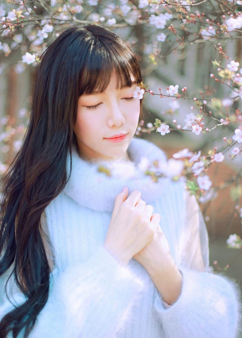 清純性感美女李大夢(mèng)櫻花雨中的絕美寫(xiě)真