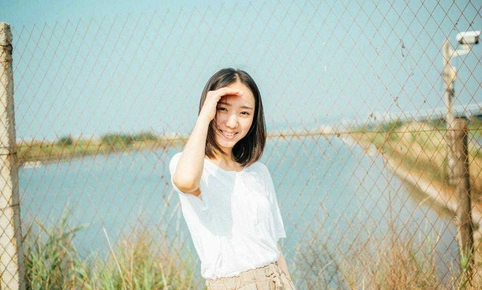 文藝小清新妹子夏天治愈系時(shí)尚寫(xiě)真
