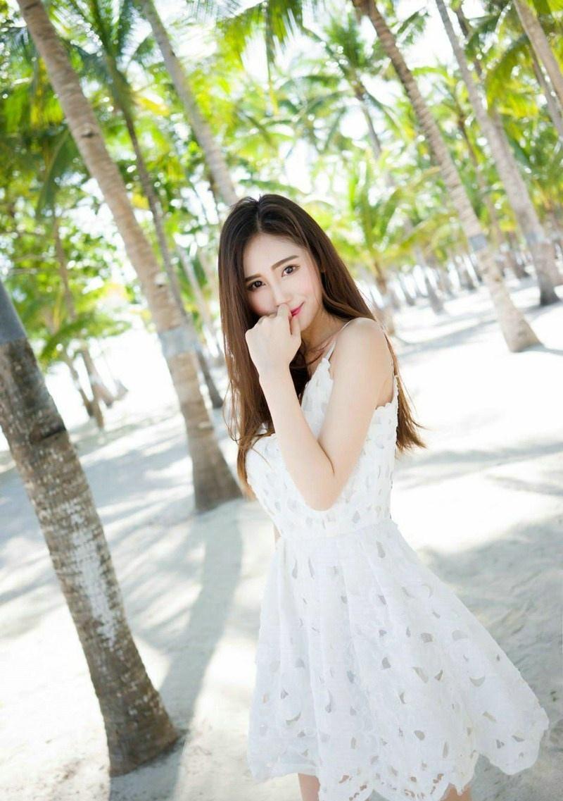 宅男女神SISY思海邊氣質(zhì)白色短裙迷人時尚寫真