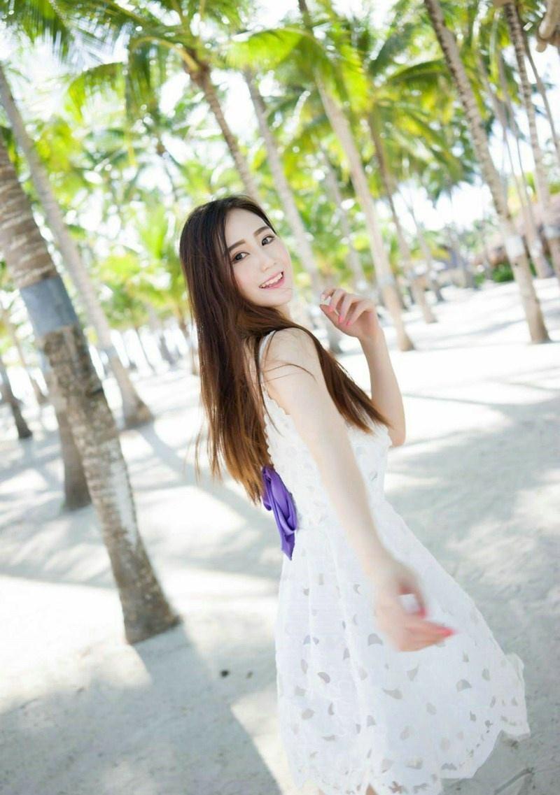 宅男女神SISY思海邊氣質(zhì)白色短裙迷人時尚寫真