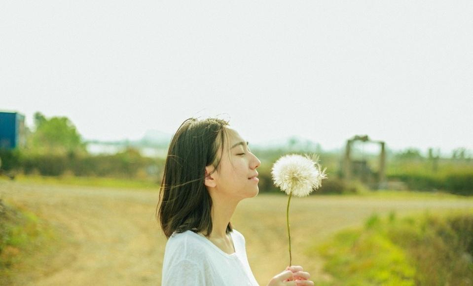 文藝小清新妹子夏天治愈系時(shí)尚寫(xiě)真