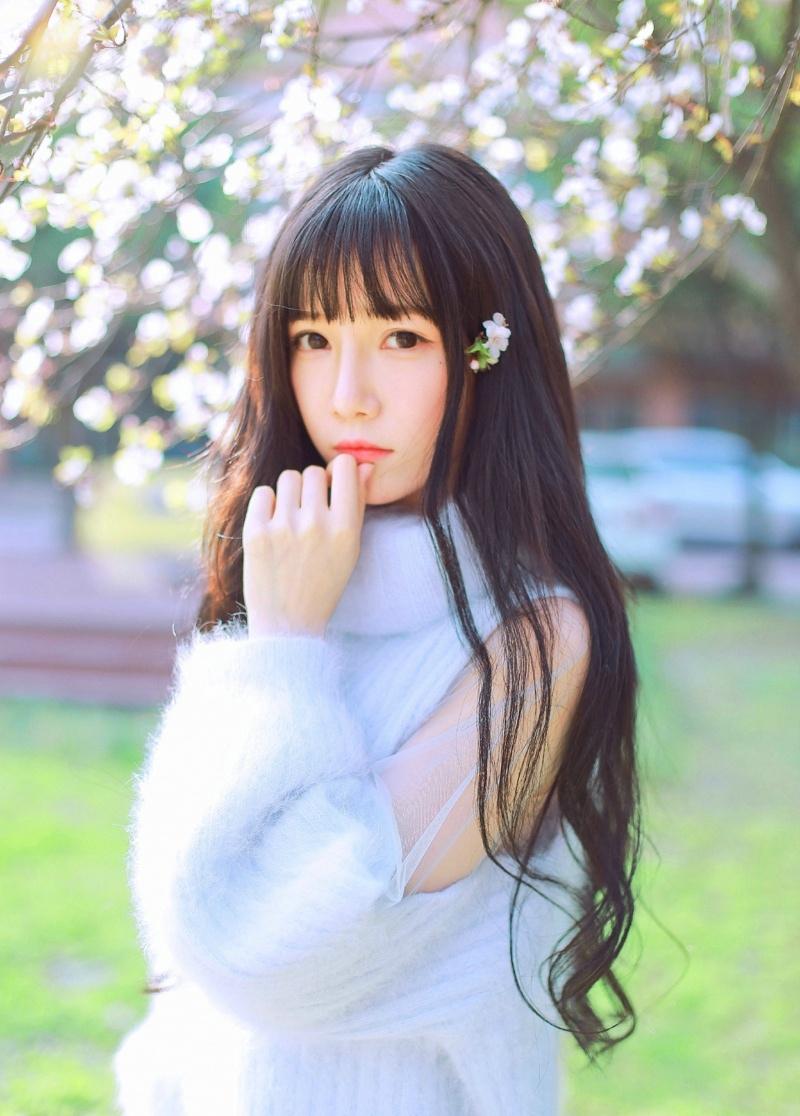 清純性感美女李大夢(mèng)櫻花雨中的絕美寫(xiě)真