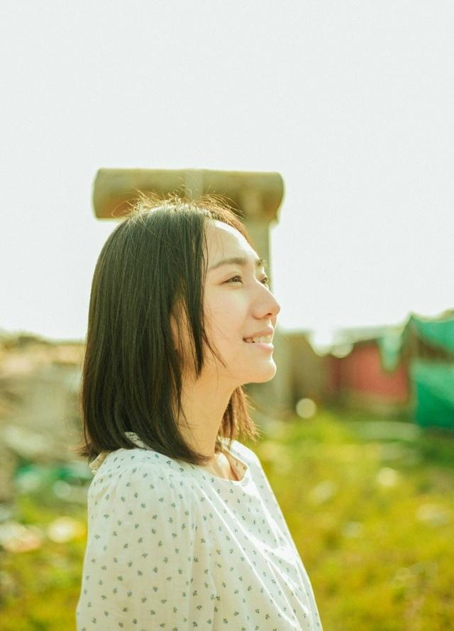 文藝小清新妹子夏天治愈系時(shí)尚寫(xiě)真