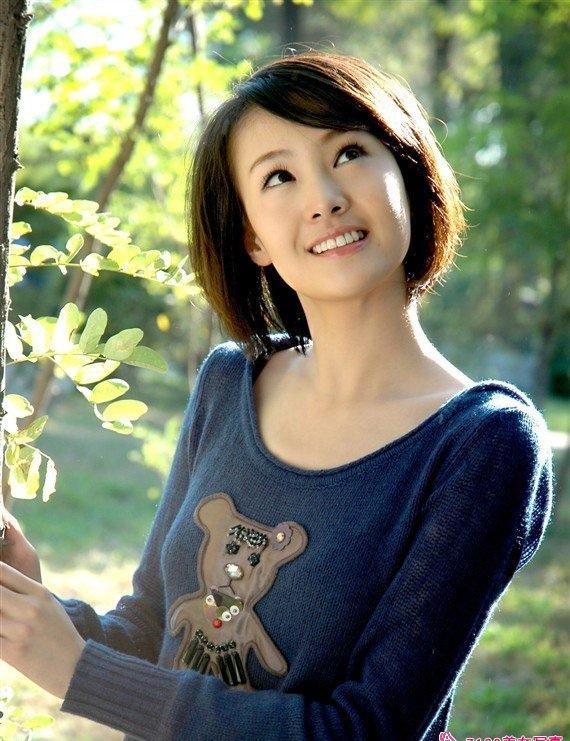 當(dāng)紅玉女鄭爽時(shí)尚寫(xiě)真