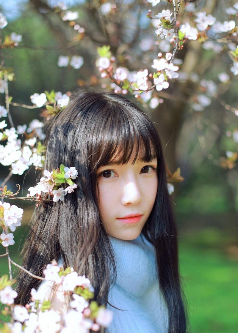 清純性感美女李大夢(mèng)櫻花雨中的絕美寫(xiě)真