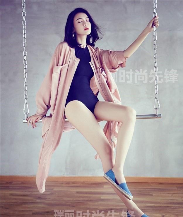 美女李艾潮范兒依舊 復(fù)古時尚大片寫真