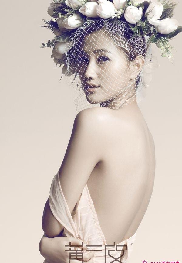 美女演員趙子惠性感時尚寫真裸露上身
