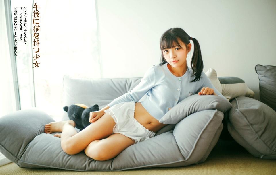 美少女與貓的午后快樂(lè)時(shí)間