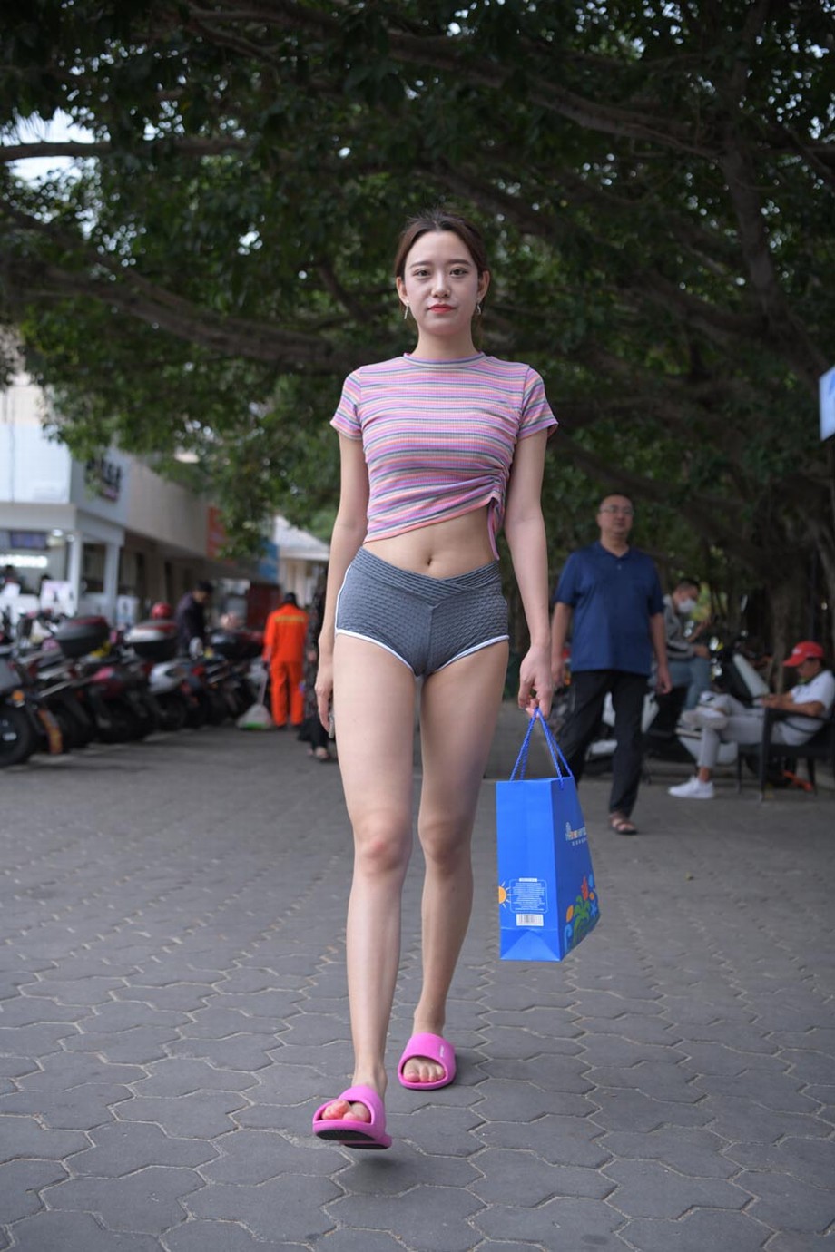 若隱若現(xiàn)駱駝趾