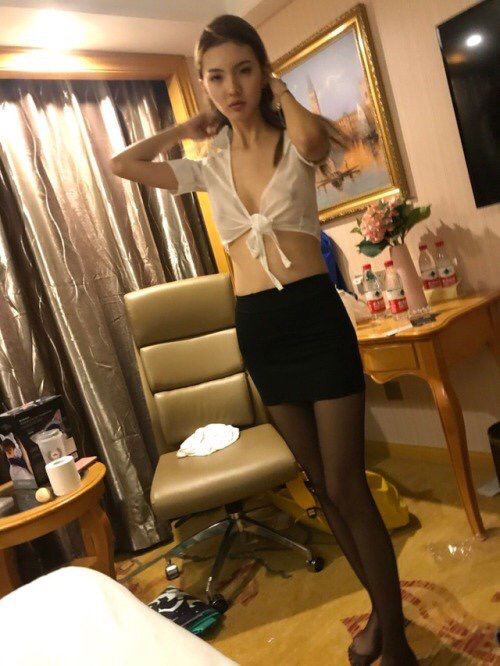 一組風(fēng)燒小姐姐