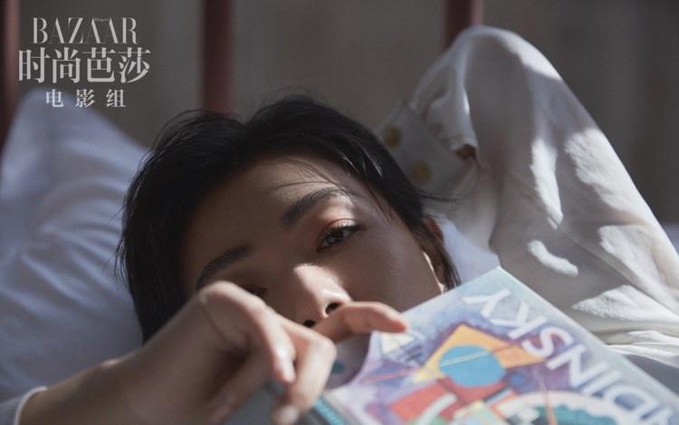 實力女演員萬茜明艷紅唇干練西裝率性短發(fā)多面風格圖片