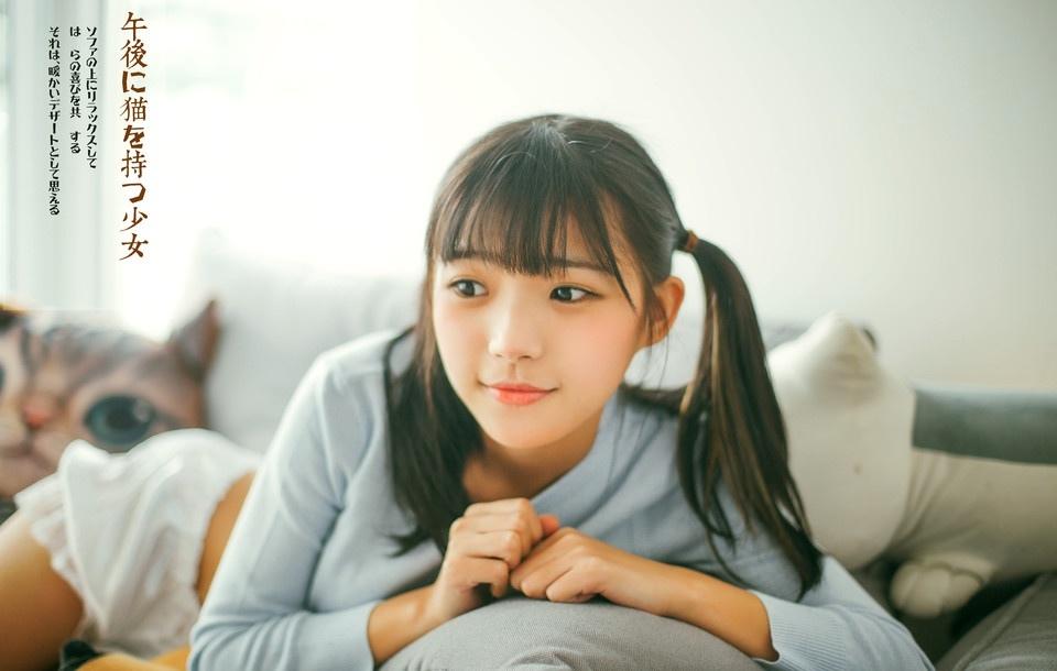 美少女與貓的午后快樂(lè)時(shí)間