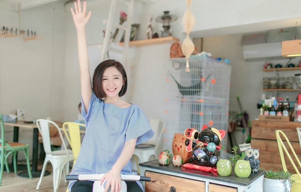 清純短發(fā)氣質(zhì)美女時(shí)尚迷人俏皮可愛(ài)唯美寫(xiě)真