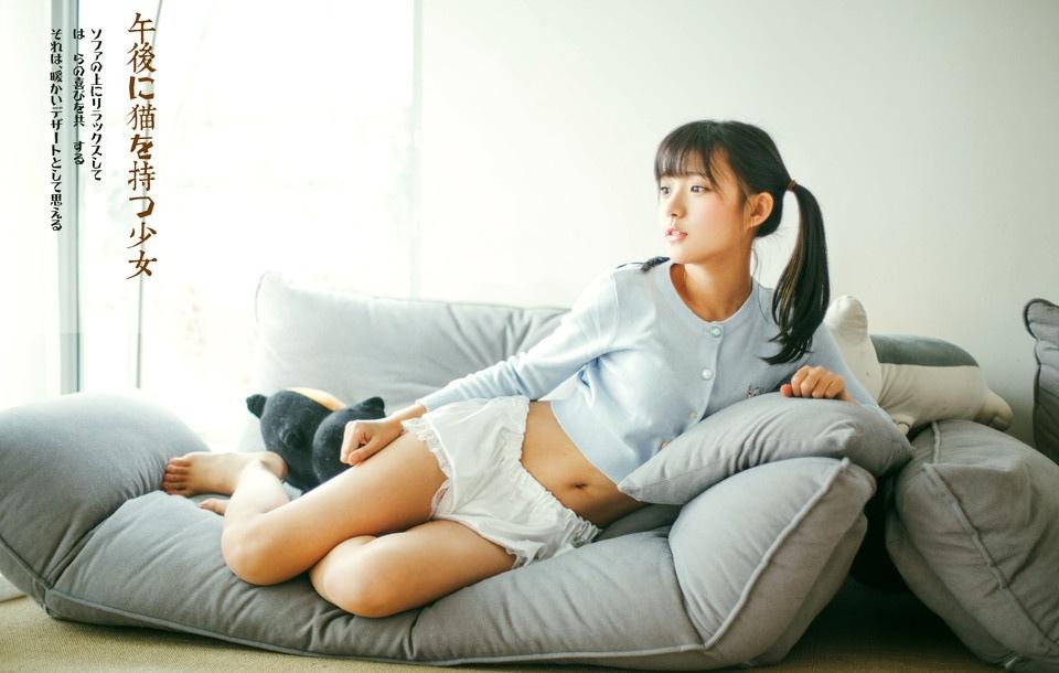美少女與貓的午后快樂(lè)時(shí)間