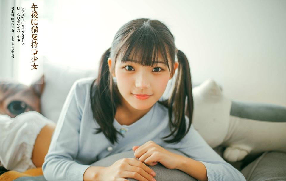 美少女與貓的午后快樂(lè)時(shí)間