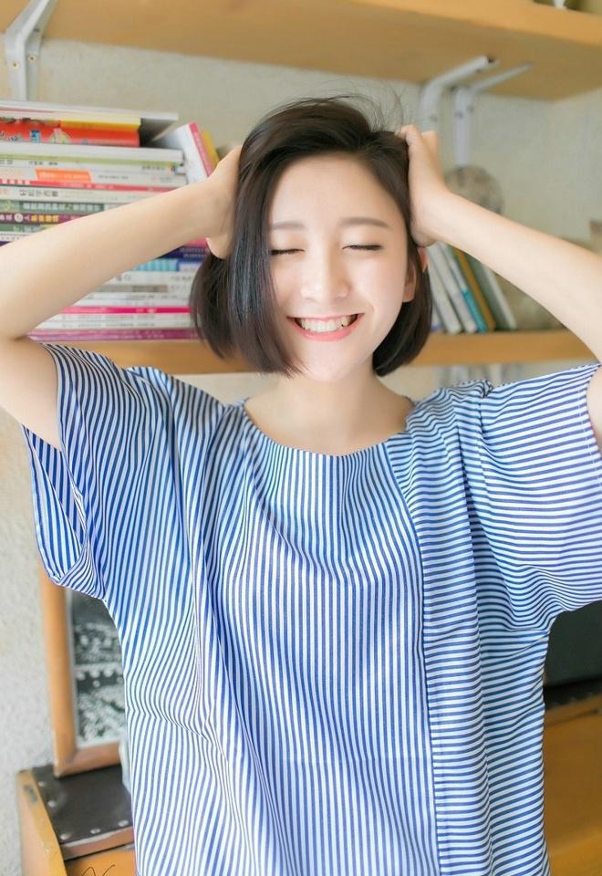 清純短發(fā)氣質(zhì)美女時(shí)尚迷人俏皮可愛(ài)唯美寫(xiě)真