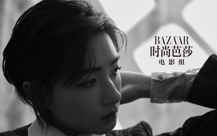 實力女演員萬茜明艷紅唇干練西裝率性短發(fā)多面風格圖片
