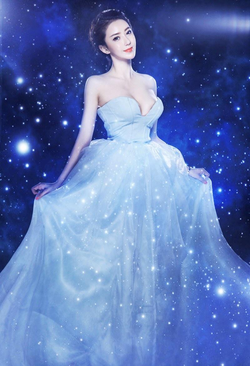 美女侯伊荻閃耀星空美麗動(dòng)人寫(xiě)真