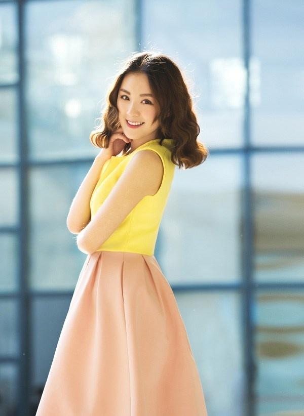 美女毛林林艷美裙裝秀清新優(yōu)雅