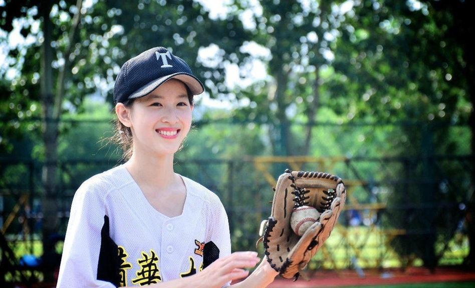 奶茶妹妹清純迷人最新時(shí)尚寫真
